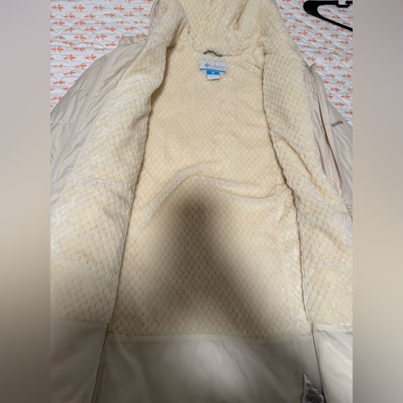 Columbia jacket size Large color cream - Picture 5 of 9